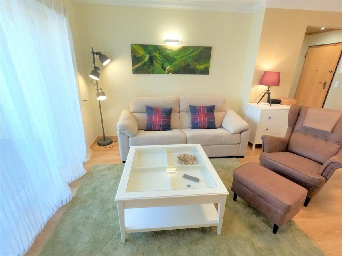 Carnaxide Modern T1 Apartment W Balcony In Carnaxide Oeiras Lisbon Extérieur photo