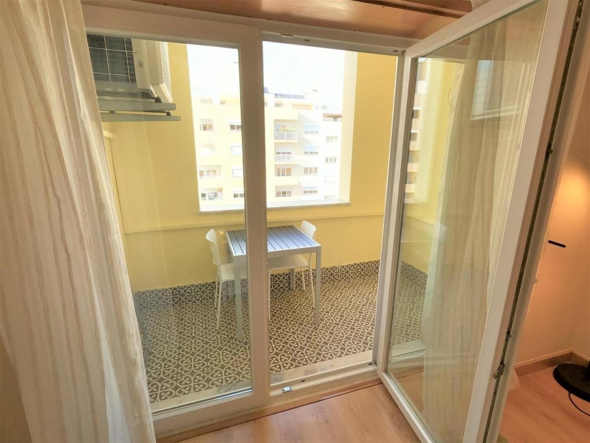 Carnaxide Modern T1 Apartment W Balcony In Carnaxide Oeiras Lisbon Extérieur photo
