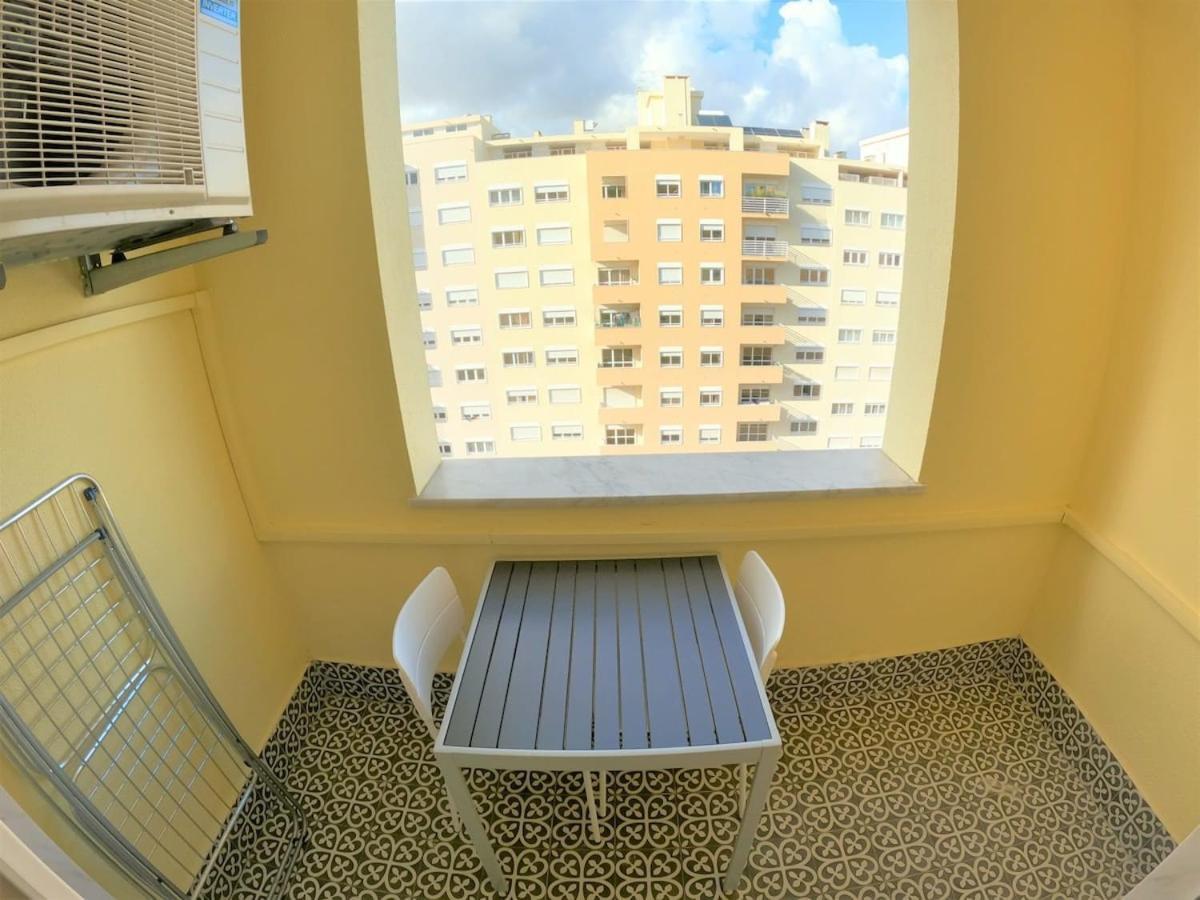 Carnaxide Modern T1 Apartment W Balcony In Carnaxide Oeiras Lisbon Extérieur photo