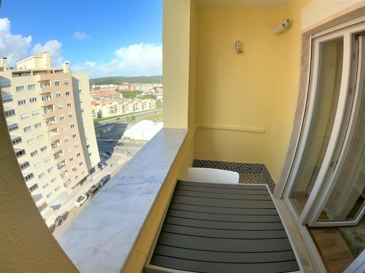 Carnaxide Modern T1 Apartment W Balcony In Carnaxide Oeiras Lisbon Extérieur photo