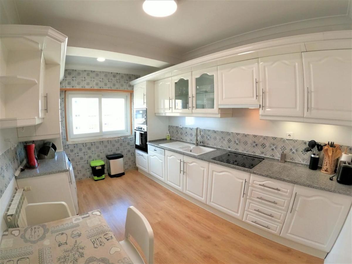Carnaxide Modern T1 Apartment W Balcony In Carnaxide Oeiras Lisbon Extérieur photo