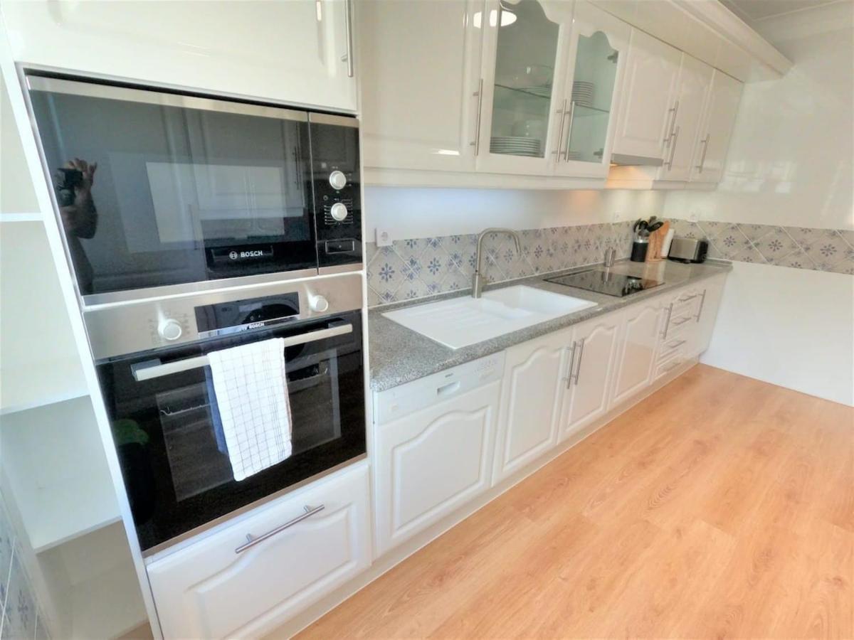 Carnaxide Modern T1 Apartment W Balcony In Carnaxide Oeiras Lisbon Extérieur photo