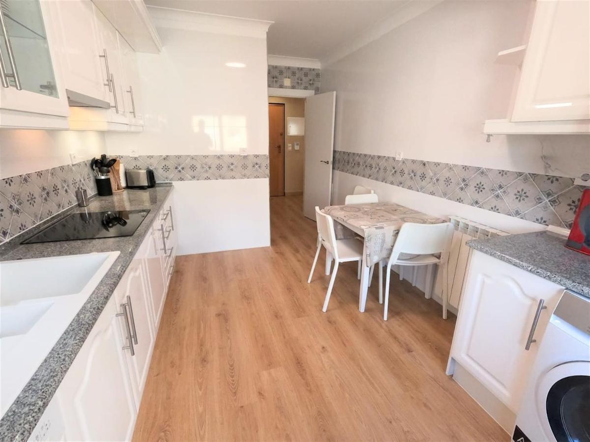 Carnaxide Modern T1 Apartment W Balcony In Carnaxide Oeiras Lisbon Extérieur photo